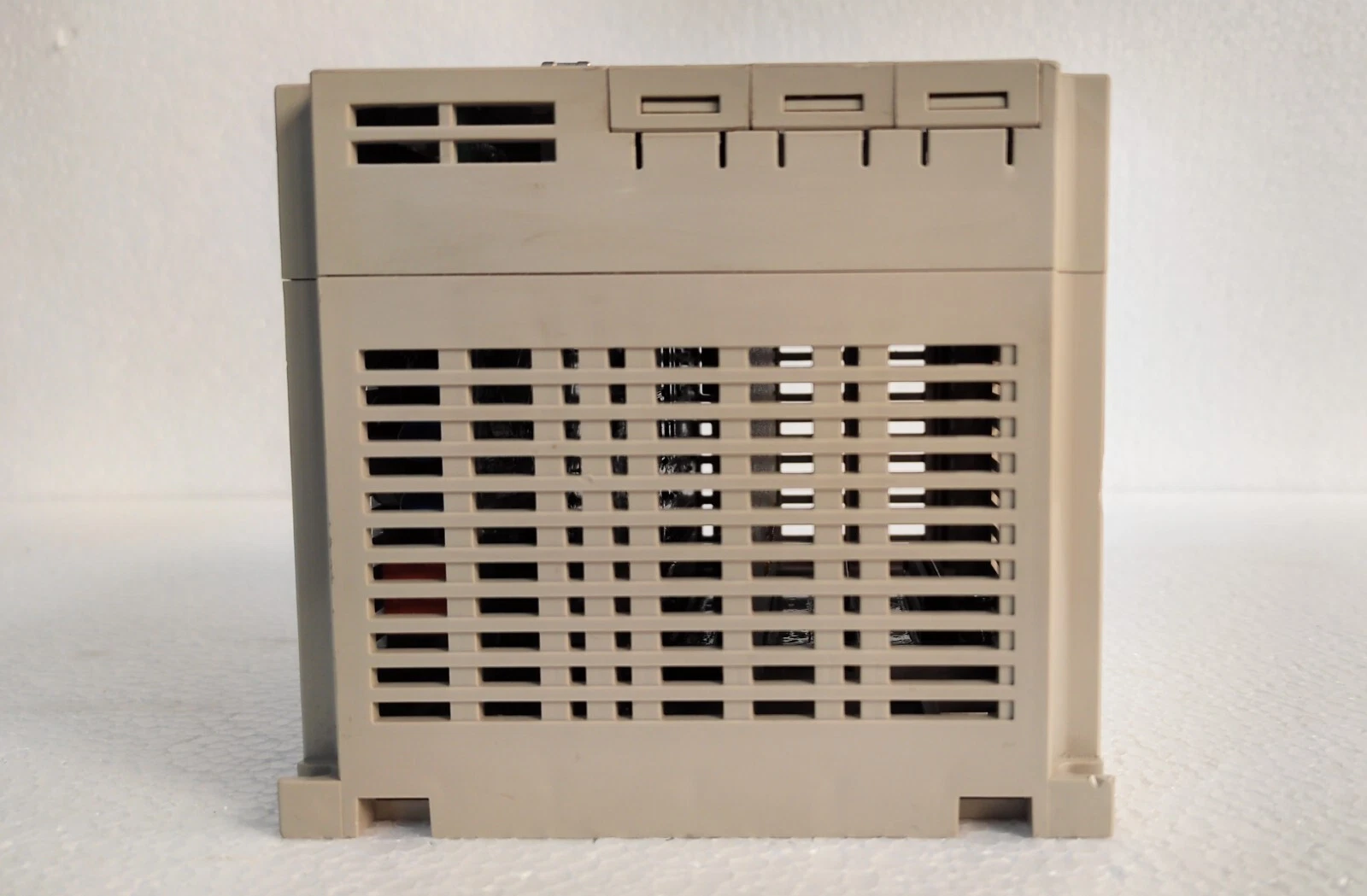 admin/uploads/uploads/Yaskawa MP2300I Motion Controller_1.webp